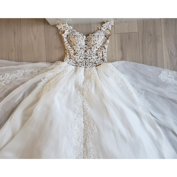 Couture Wedding Dress EU 40 A Line Tulle Lace Illusion Bodice Rhinestone Bridal - Picture 13 of 15